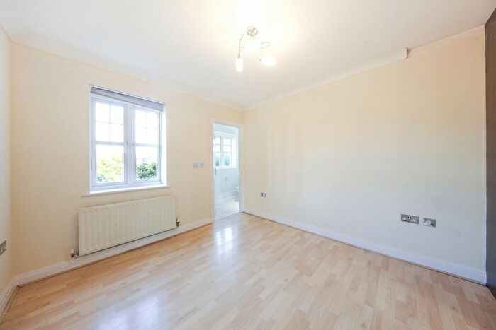 2 Bedroom Apartment To Rent In Seaton Square, London, NW7