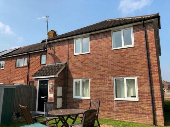 1 Bedroom Flat To Rent In Monks Way, Eastleigh, SO50