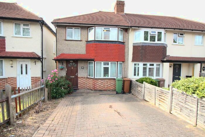 3 Bedroom Terraced House To Rent In Dorchester Road, Worcester Park, Surrey, KT4