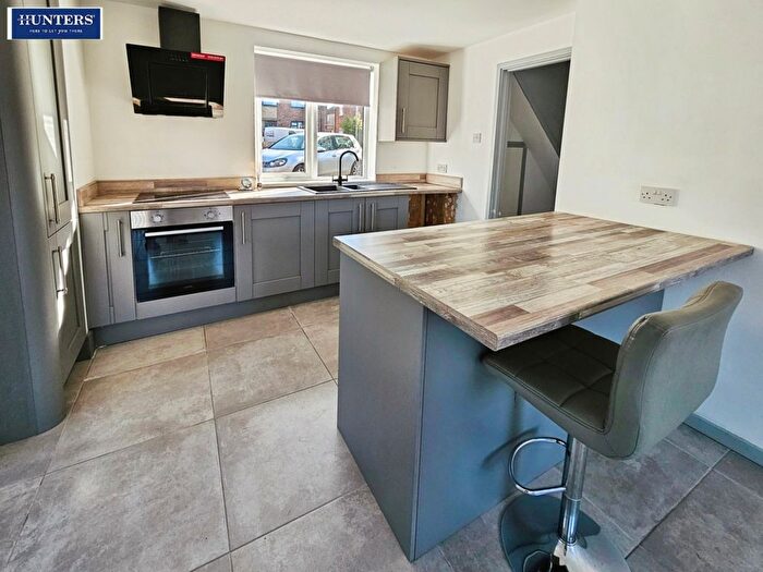 3 Bedroom Semi-detached House For Sale In Laceby Road, Scunthorpe, DN17