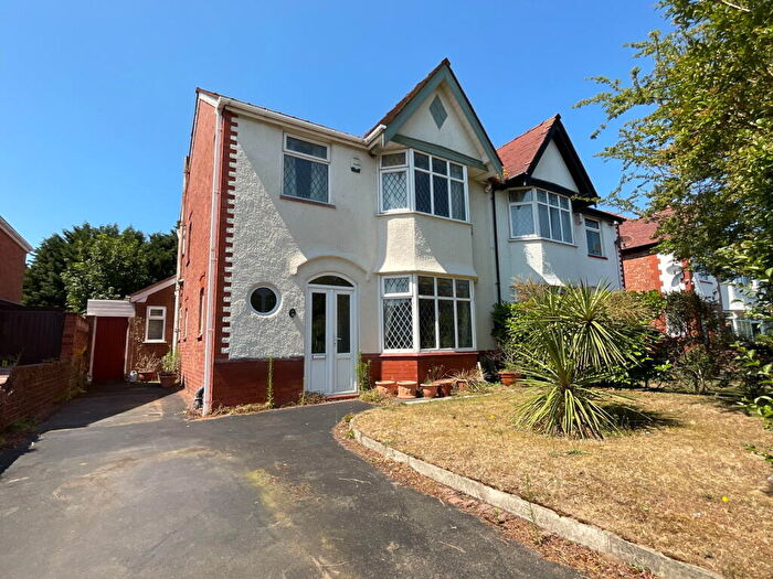 3 Bedroom Semi-Detached House For Sale In Dunbar Road, Birkdale, Southport, PR8