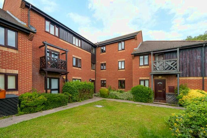 1 Bedroom Flat To Rent In Roebuck Court, Didcot, OX11