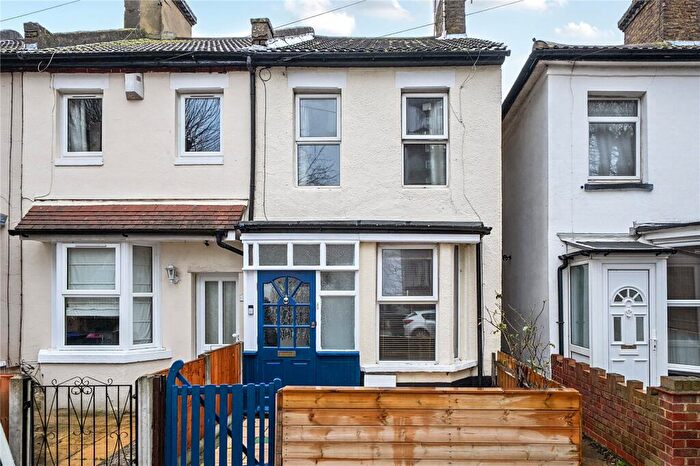 2 Bedroom End Of Terrace House For Sale In Coleman Street, Southend-on-Sea, Essex, SS2