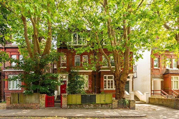 4 Bedroom Flat To Rent In Broadhurst Gardens, London, NW6