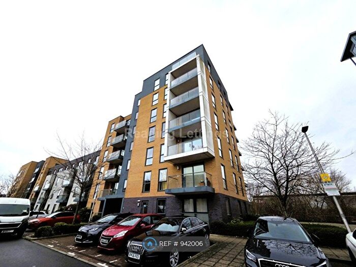 2 Bedroom Flat To Rent In Cygnet House, Reading, RG2