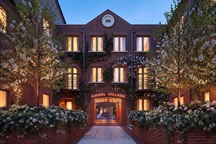 2 Bedroom Flat For Sale In Angel Village, City Road, EC1V