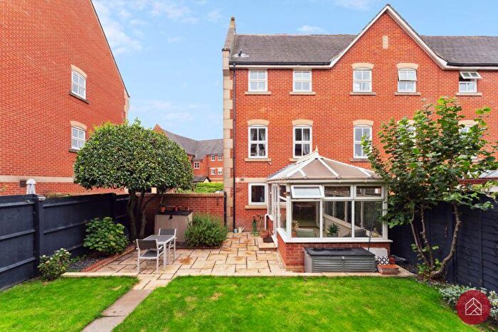 3 Bedroom End Of Terrace House For Sale In Bennett Crescent, Oxford, OX4