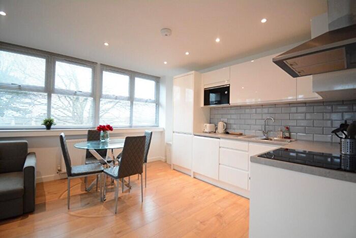 2 Bedroom Flat To Rent In Rickfords Hill, Aylesbury, HP20