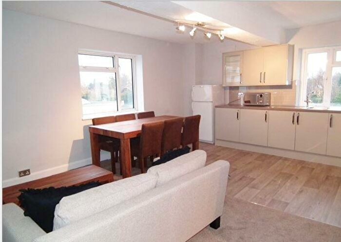 3 Bedroom Apartment To Rent In Temple Market, Queens Road, Weybridge, KT13