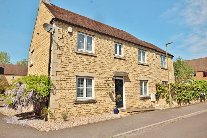 5 Bedroom Detached House For Sale In Barrington Close, Witney, OX28