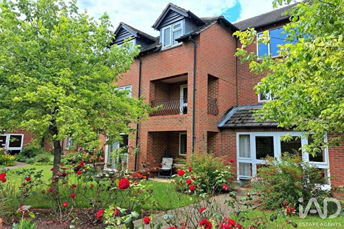 1 Bedroom Flat For Sale In Wethered Road, Marlow, SL7