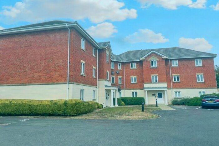 2 Bedroom Flat To Rent In Godwit Close, Gosport, PO12