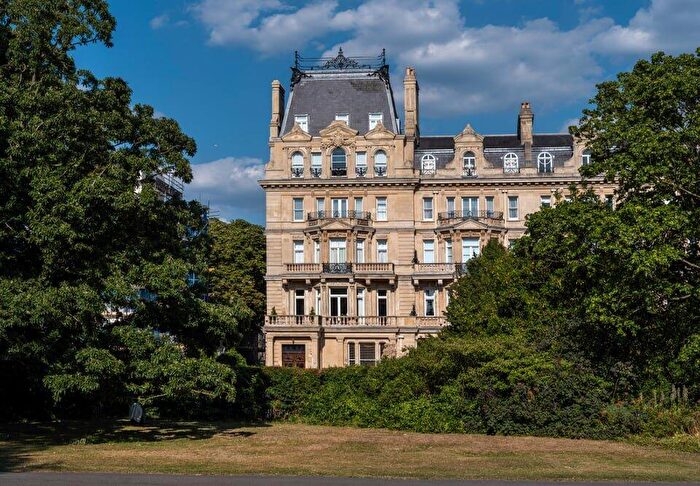 3 Bedroom Apartment For Sale In Cambridge Gate, Regent's Park, London, NW1