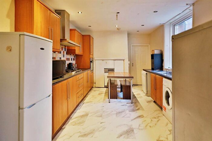 8 Bedroom Terraced House To Rent In Manor House Road, Newcastle Upon Tyne, NE2