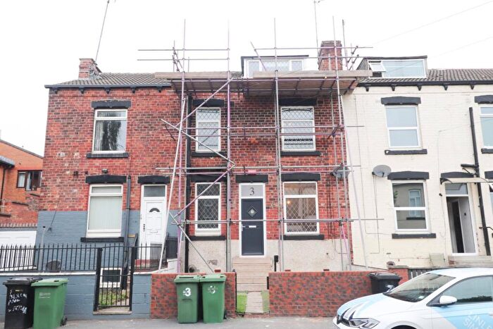 2 Bedroom Terraced House To Rent In Blackpool Grove, Leeds, West Yorkshire, LS12
