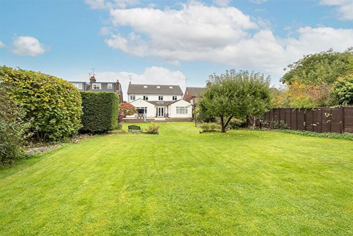 6 Bedroom Detached House For Sale In Luton Road, Harpenden, AL5