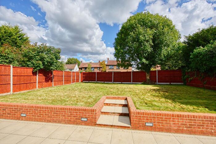 5 Bedroom Detached House To Rent In Onslow Avenue Cheam Surrey, Cheam, SM2