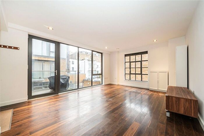 2 Bedroom Flat To Rent In Porteus Place, Clapham, SW4
