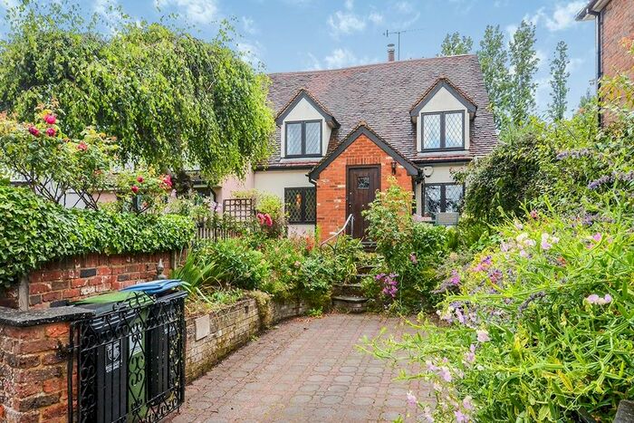 2 Bedroom Semi-Detached House To Rent In St. Johns Road, Hemel Hempstead, Hertfordshire HP1