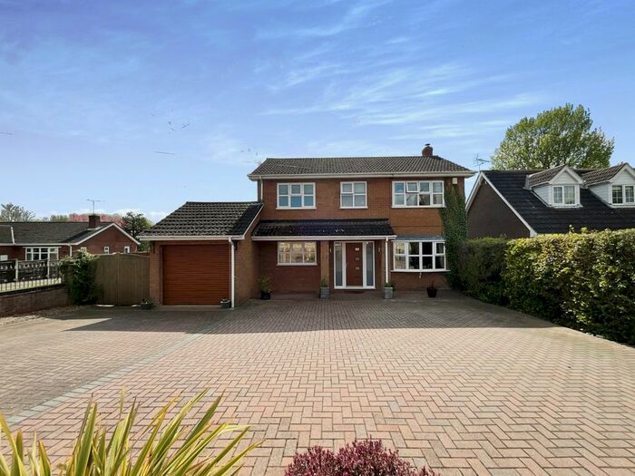 4 Bedroom Detached House For Sale In Station Road, Epworth, Doncaster, DN9