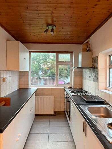 4 Bedroom Bungalow To Rent In Brooke Avenue, South Harrow, HA2
