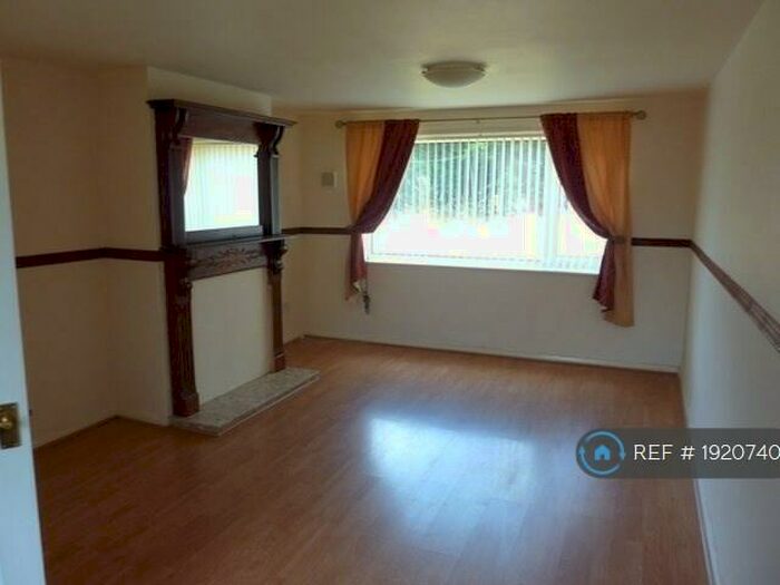 3 Bedroom Semi-Detached House To Rent In Springfield Avenue, Shirebrook, Mansfield, NG20