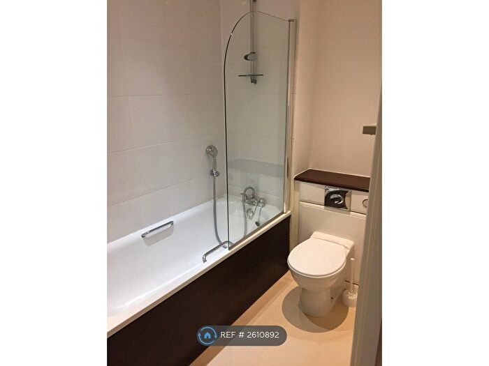 2 Bedroom Flat To Rent In Bush House, London, SE18