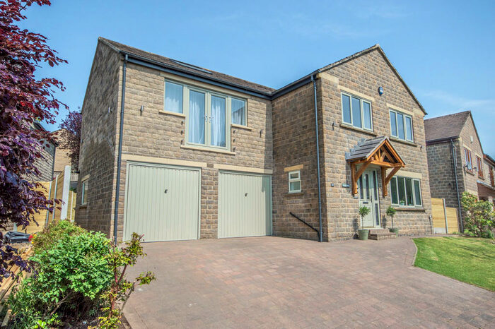 4 Bedroom Detached House To Rent In Woodfield Drive, Greetland, HX4