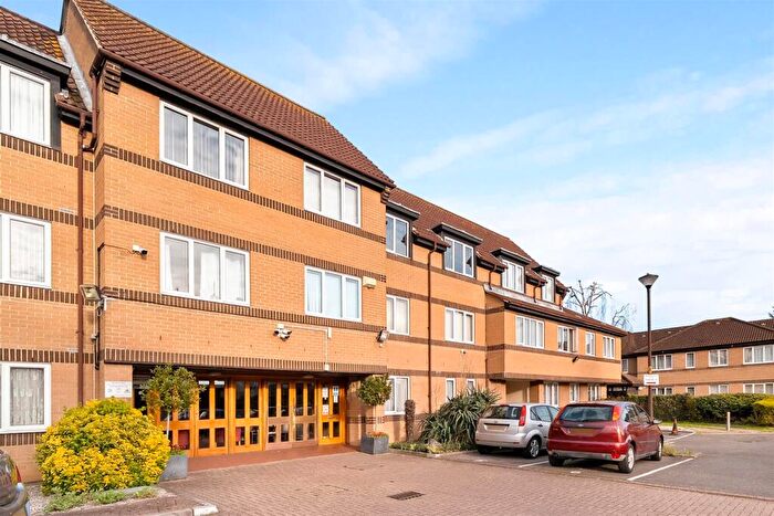 1 Bedroom Retirement Property For Sale In Limewood Court, Beehive, IG4