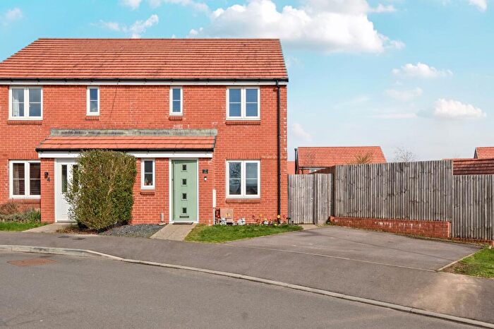 3 Bedroom Semi-Detached House For Sale In Brodie Rise, Salisbury, SP2