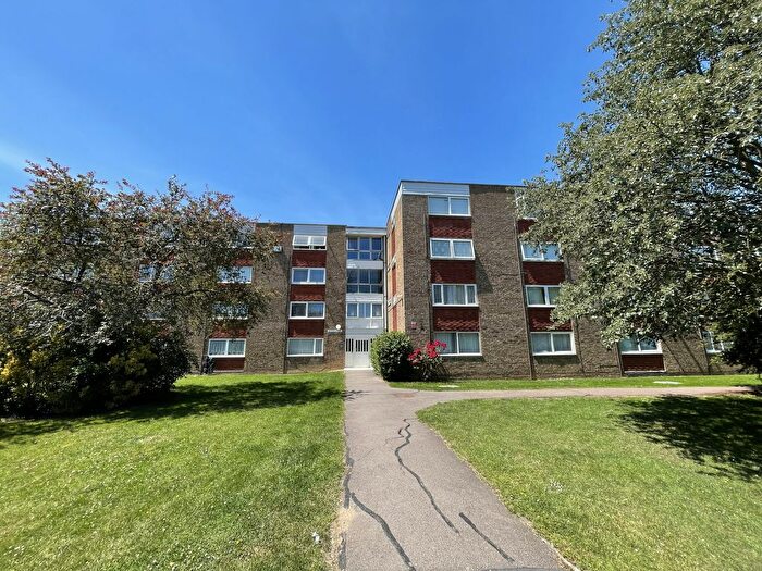 2 Bedroom Flat To Rent In Dearne Walk, Bedford, MK41