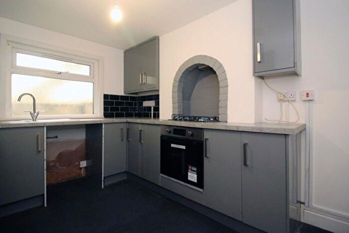 3 Bedroom Terraced House To Rent In Wrotham Road, Gravesend, Kent, DA11