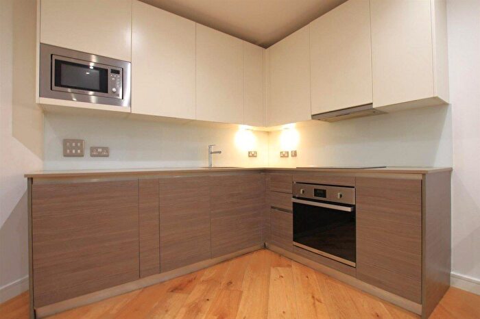 1 Bedroom Flat For Sale In Balfour Road, Hounslow, TW3