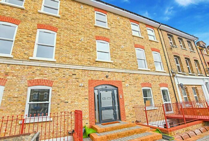 Apartment To Rent In Lower Addiscombe Road, Croydon, CR0