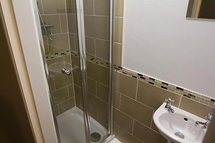6 Bedroom Terraced House To Rent In Royal Park Avenue, Hyde Park, Leeds, LS6