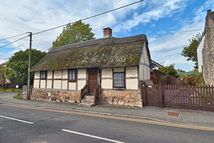 1 Bedroom Detached Bungalow For Sale In Rhos Street, Ruthin, LL15