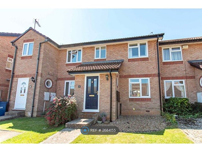 3 Bedroom Terraced House To Rent In Frensham Close, Banbury, OX16