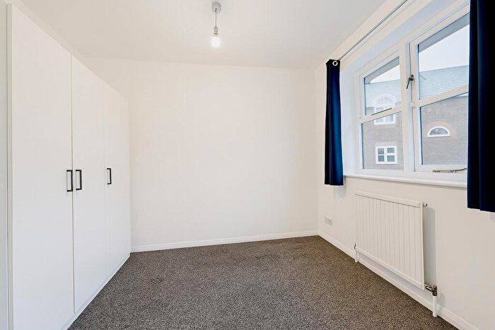 4 Bedroom Terraced House To Rent In Lamplighter Close, London, E1