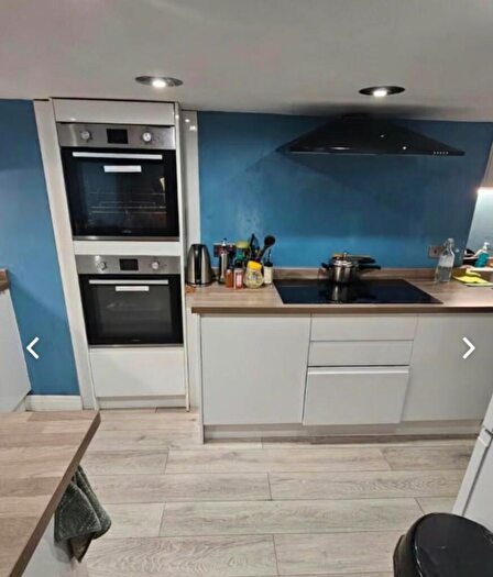 6 Bedroom Terraced House To Rent In Headingley Avenue, Leeds, West Yorkshire, LS6