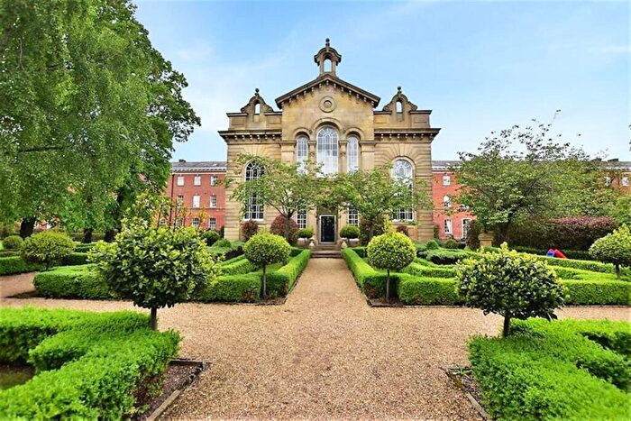 1 Bedroom Apartment To Rent In Houseman Crescent, Manchester, M20