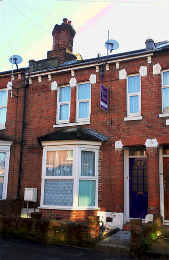 5 Bedroom House To Rent In Milton Road, SO15