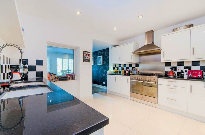 4 Bedroom Detached House To Rent In Bolton Road, Harrow, HA1