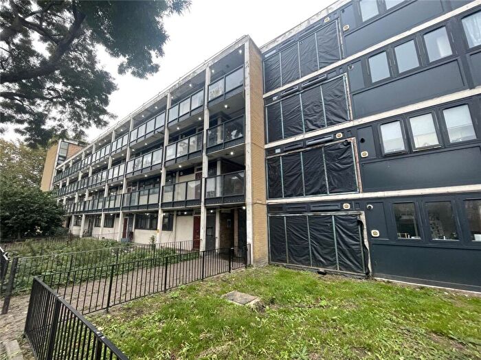 2 Bedroom Apartment For Sale In Chilton Grove, Deptford, London, SE8