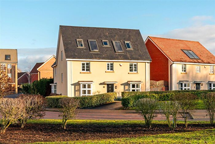 7 Bedroom Detached House For Sale In Windlass Close, Hunsbury Meadows, Northampton, Northamptonshire, NN4