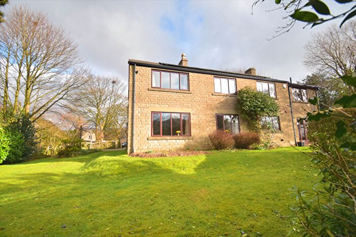 5 Bedroom House For Sale In Highgate Road, Hayfield, SK22