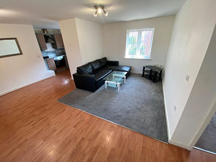 1 Bedroom Apartment To Rent In Gabriel Court, Leeds, LS10