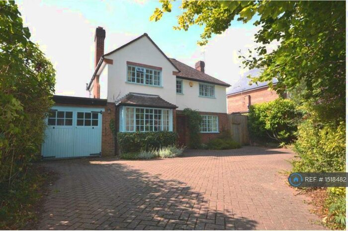 3 Bedroom Detached House To Rent In St. Peters Avenue, Caversham, Reading, RG4