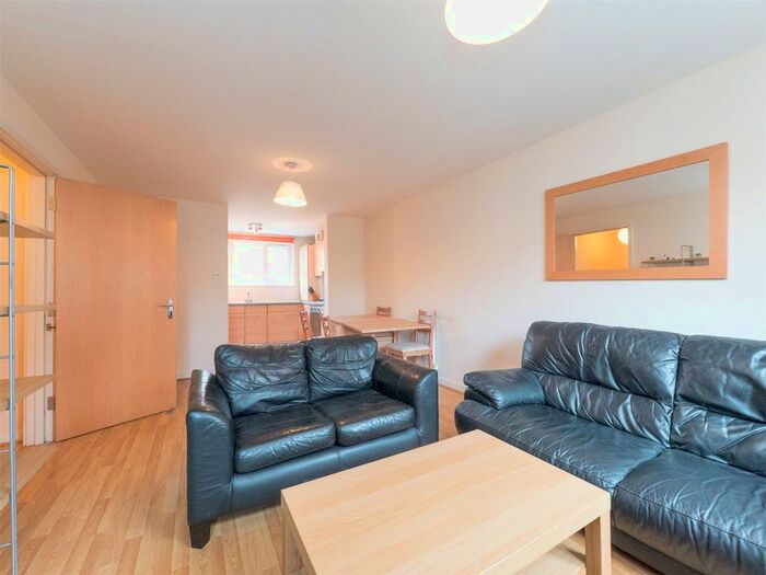 2 Bedroom Flat To Rent In Murieston Crescent Lane, Edinburgh, EH11