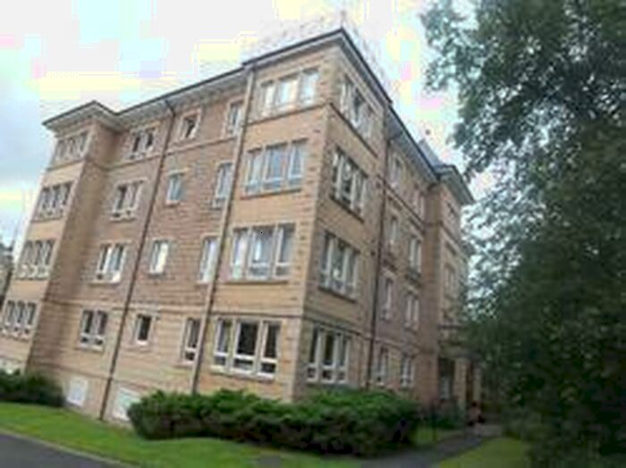 3 Bedroom Flat To Rent In Cleveden Road, G12