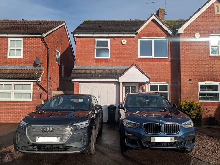 3 Bedroom Semi-Detached House To Rent In Enville Close, Birmingham, West Midlands, B37